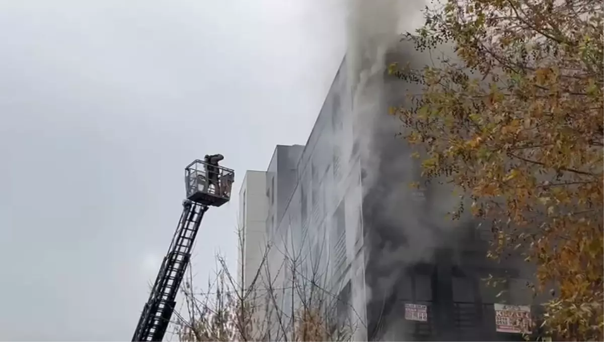 Kadıköy'de 5 katlı binada yangın -2 / Ek görüntü