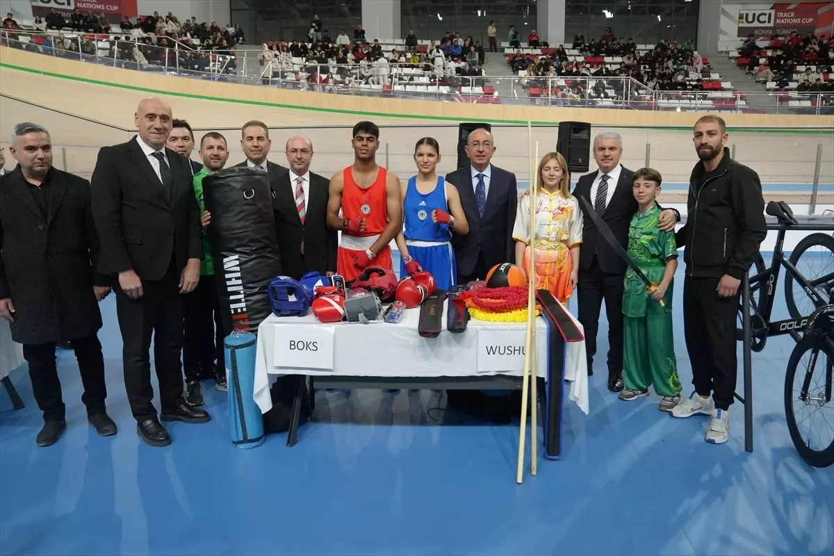 Konya'ya 60 milyon liralık spor malzemesi dağıtıldı