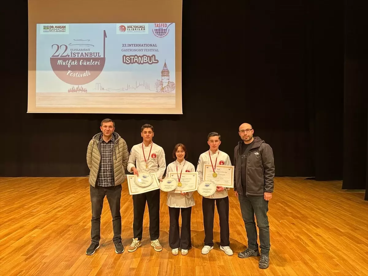 Mengen Aşçılık Lisesi 'Yılın Lisesi' seçildi