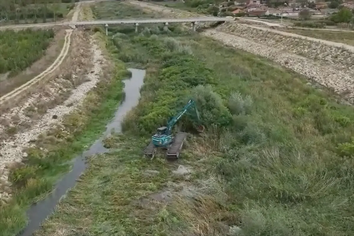 Meriç'in 'sigortası' Kanal Edirne'de yatak temizliği yapıldı