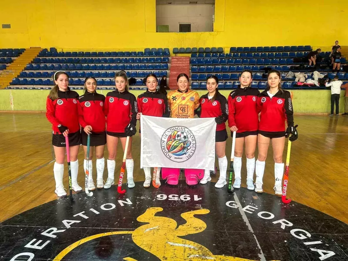 Muğla'da hokey sınırları aşıyor