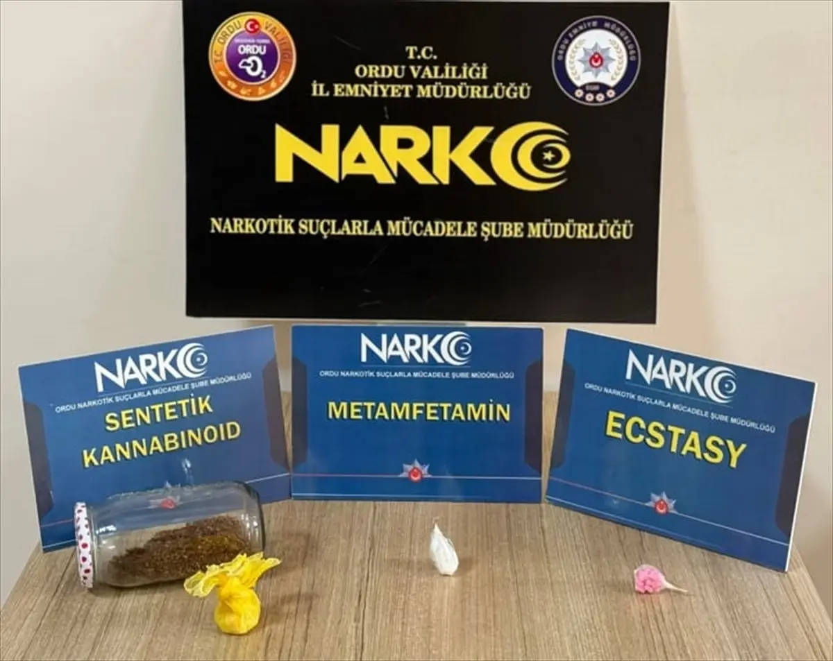 Ordu'da üzerinde ve çantasında uyuşturucu bulunan şüpheli tutuklandı