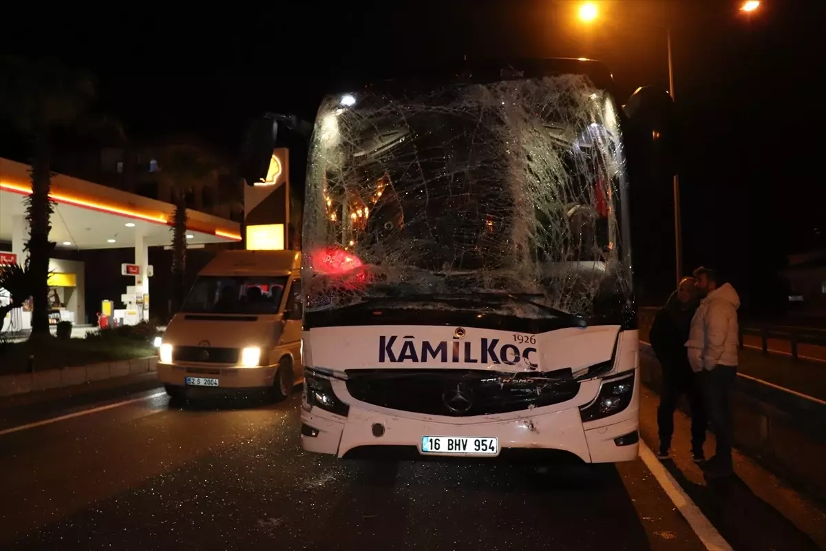 Ordu'da yolcu otobüsü ile midibüsün çarpıştığı kazada 1 kişi yaralandı