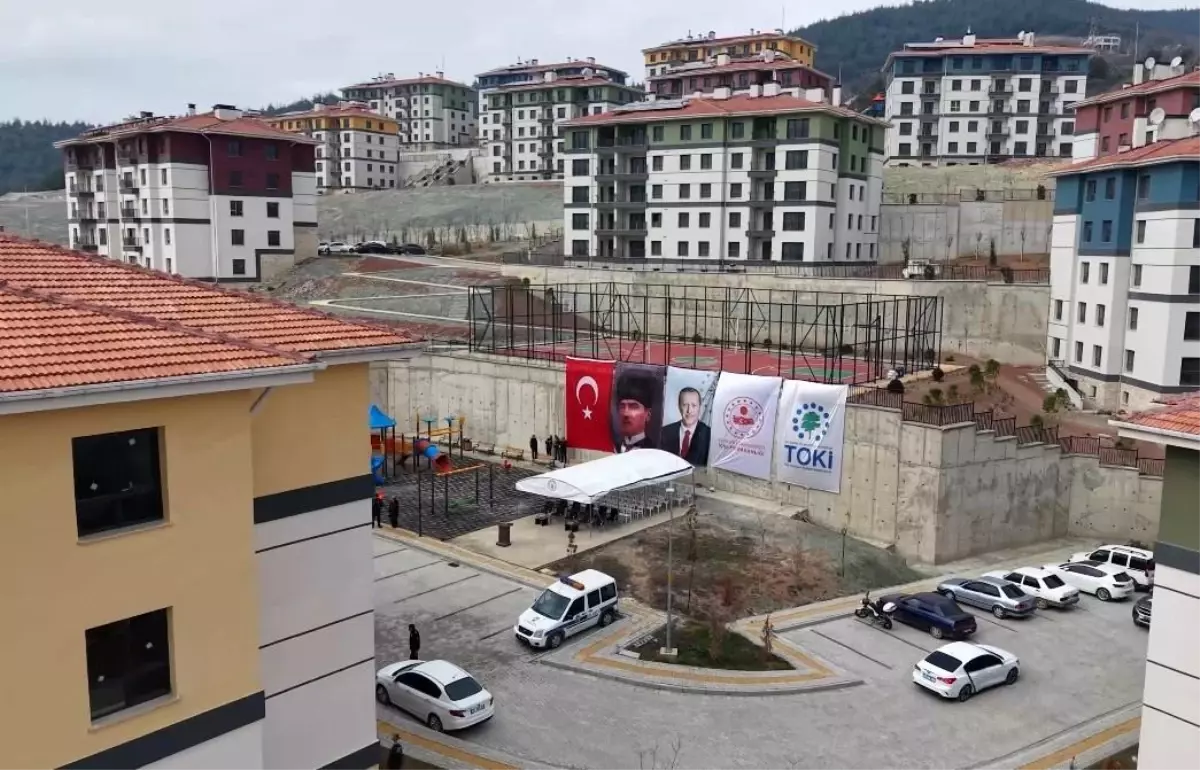 Osmaniye'de 221 deprem konutunun anahtarları teslim edildi