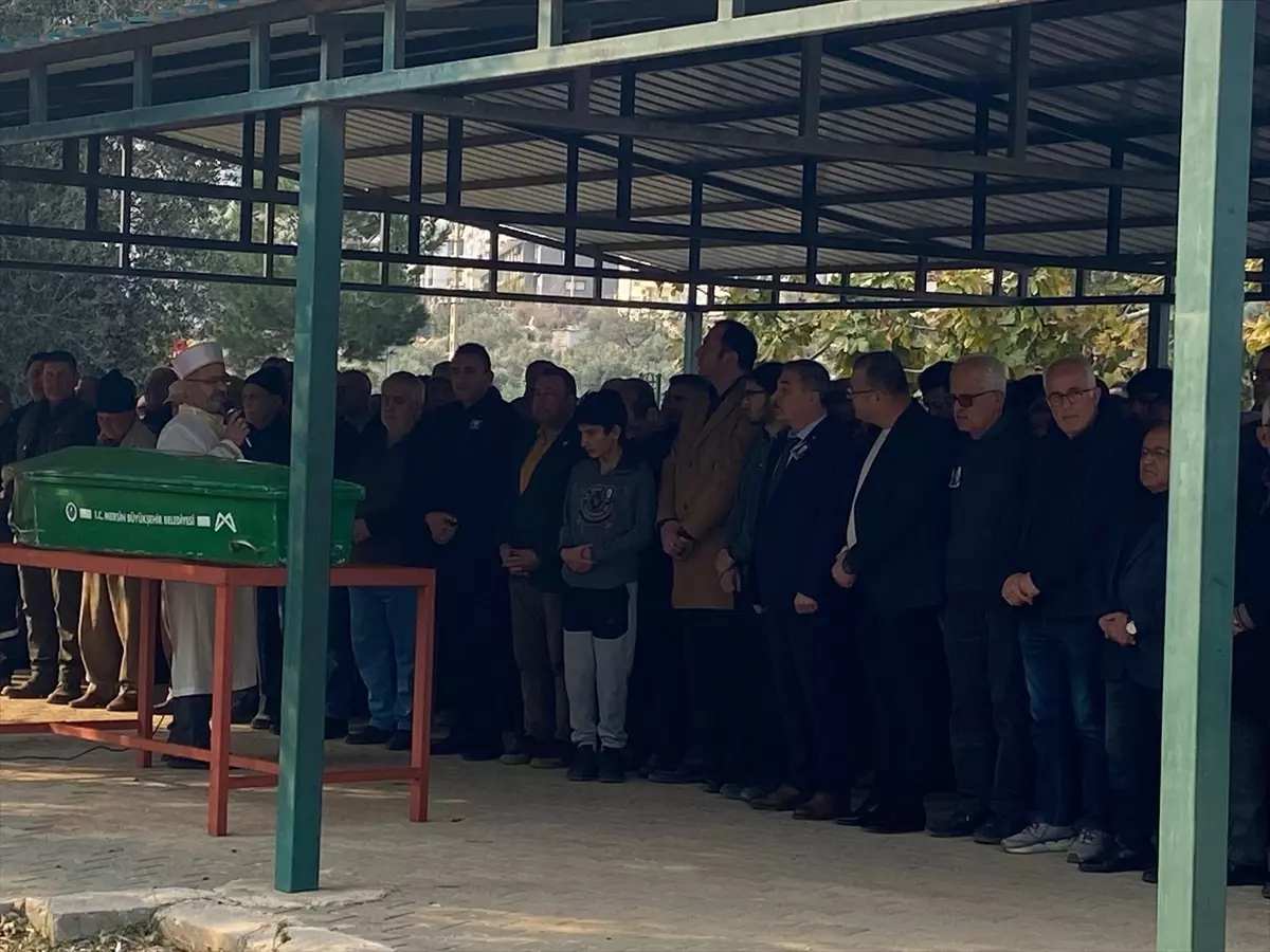 Porsuk Çayı'nda cesedi bulunan öğretmenin cenazesi Mersin'de defnedildi