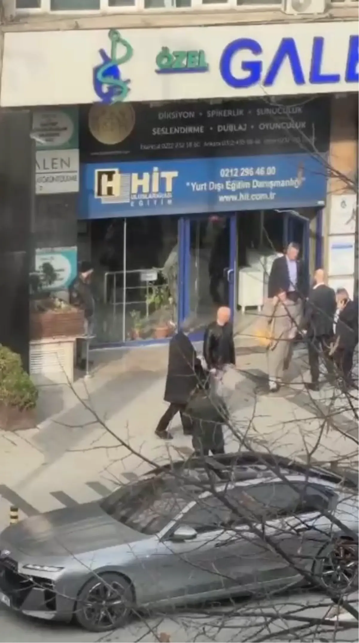 Sadettin Saran özel laboratuvardan çıkarken görüntülendi