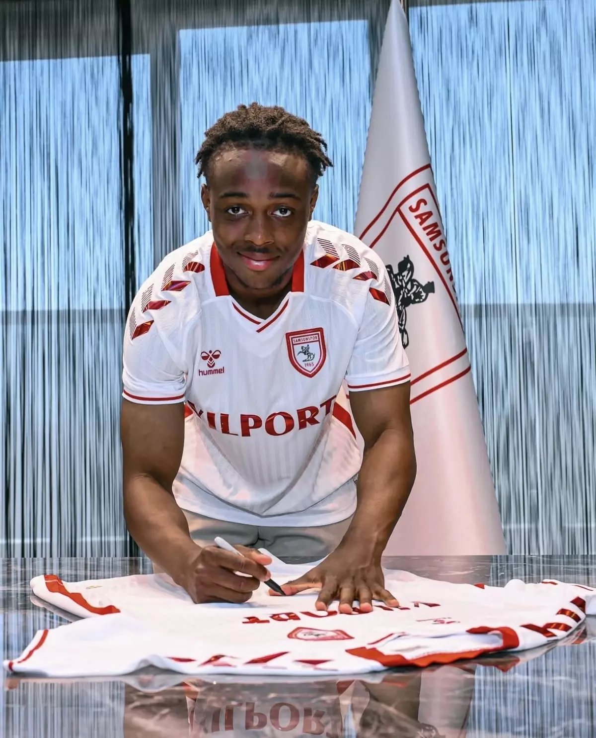 Samsunspor, Richie Omorowa'yı Olympiakos Nicosia'ya kiraladıklarını açıkladı