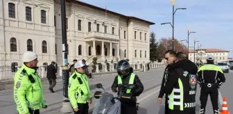 Sivas'ta trafik ekipleri motosiklet denetimi yaptı