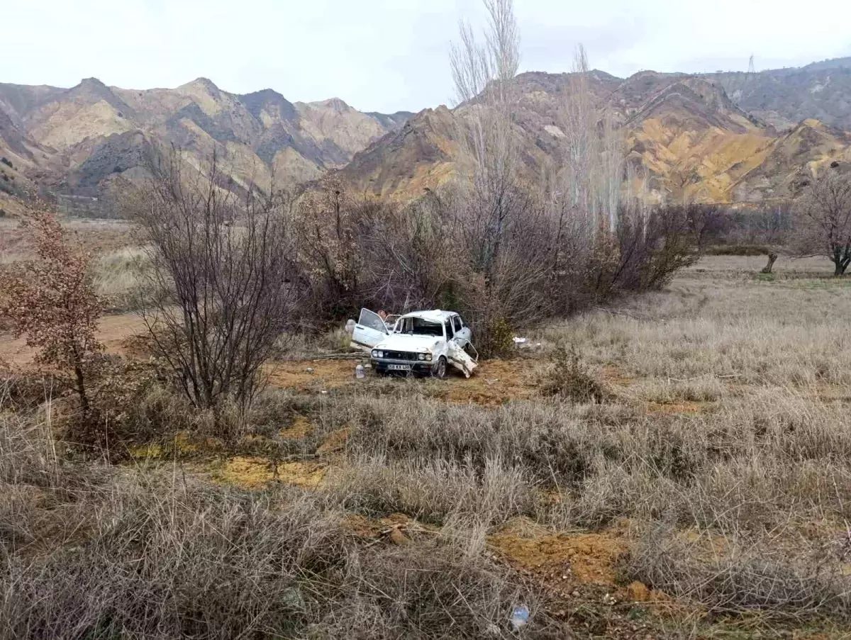 Sivas'ta trafik kazası: 1 ölü, 2 ağır yaralı