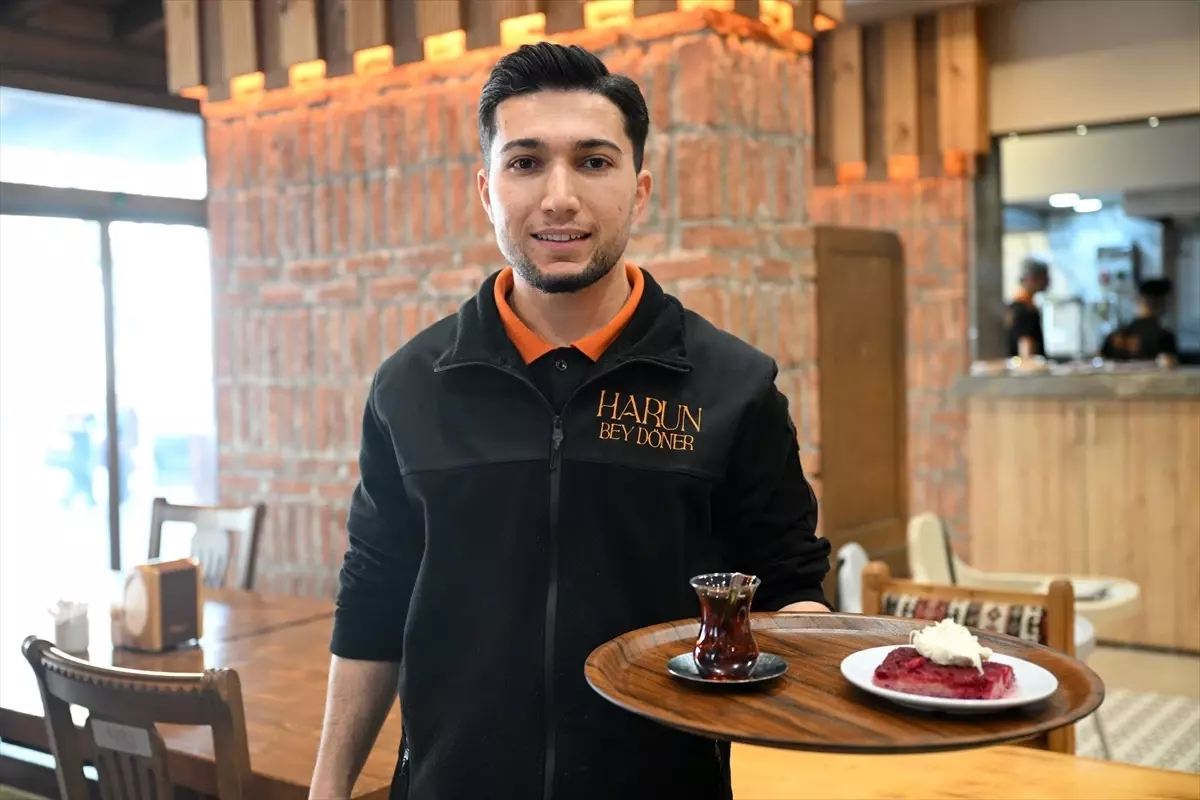 Yabancı turist, garsona verdiği 50 avro bahşişi bir gün sonra geri istedi