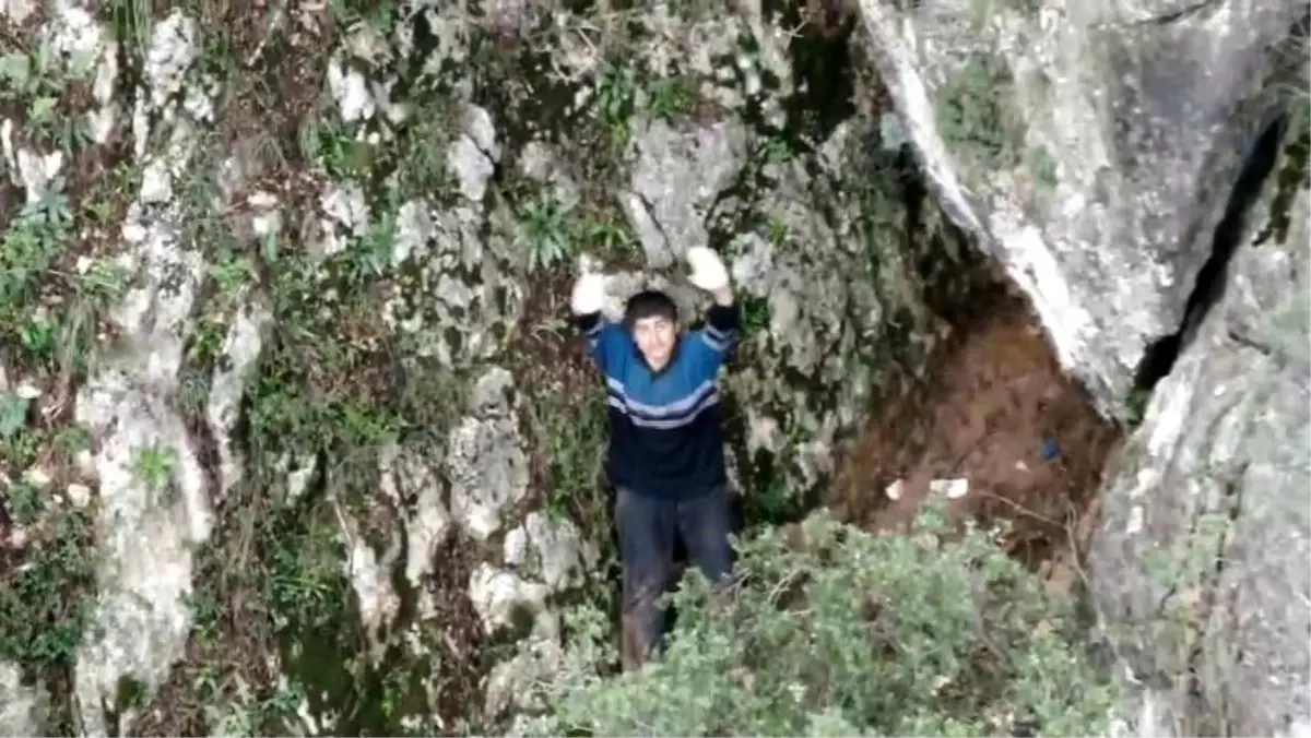 Yaşam için son çığlığı 4'üncü gün duyuldu: Dağın zirvesinde mahsur kalan genç için ekipler seferber oldu