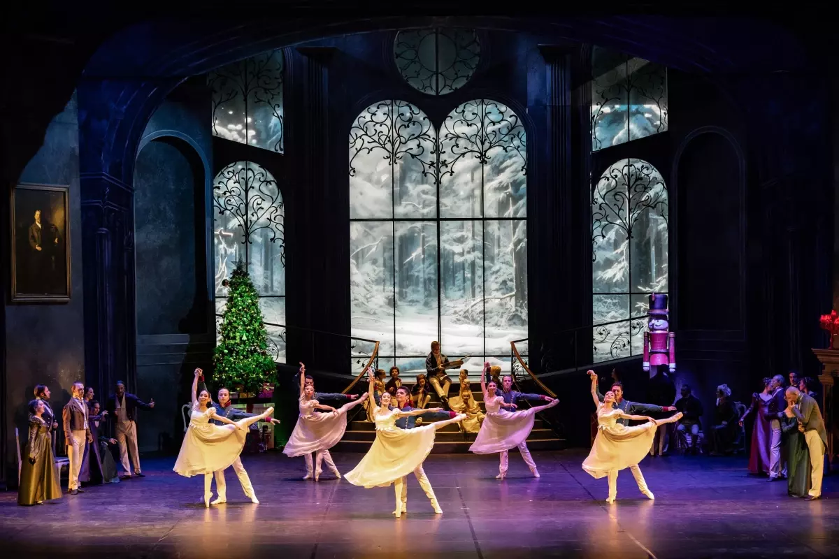 Zamansız yılbaşı klasiği 'Fındıkkıran Balesi' sahnede