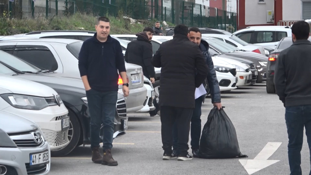 11 inci yargi paketi sonrasi cezaevleri onunde 19392593 1245 m