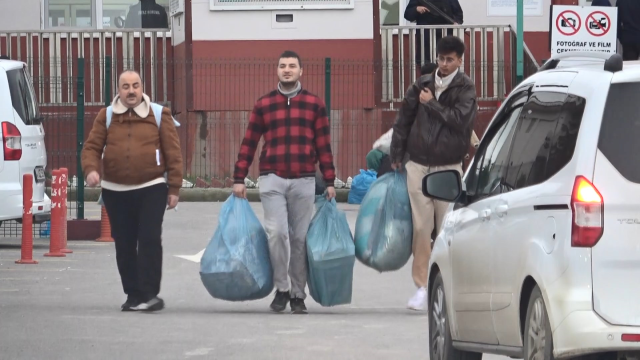 11 inci yargi paketi sonrasi cezaevleri onunde 19392593 1420 m