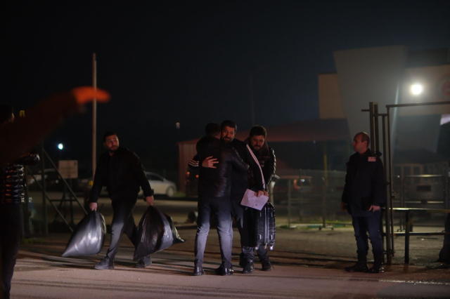 11 inci yargi paketi sonrasi cezaevleri onunde 19392593 2822 m