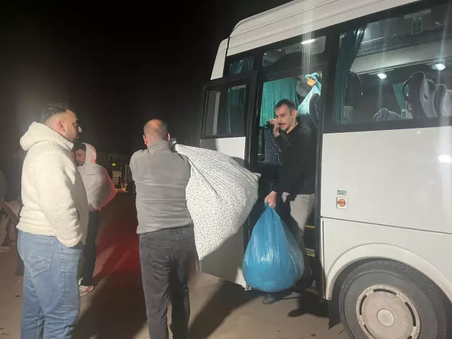 11 inci yargi paketi sonrasi cezaevleri onunde 19392593 4300 m