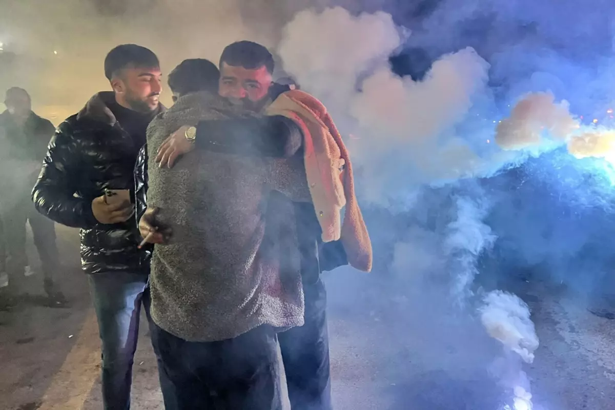 Türkiye genelinde tahliye coşkusu: Cezaevleri önünde bayram havası esti