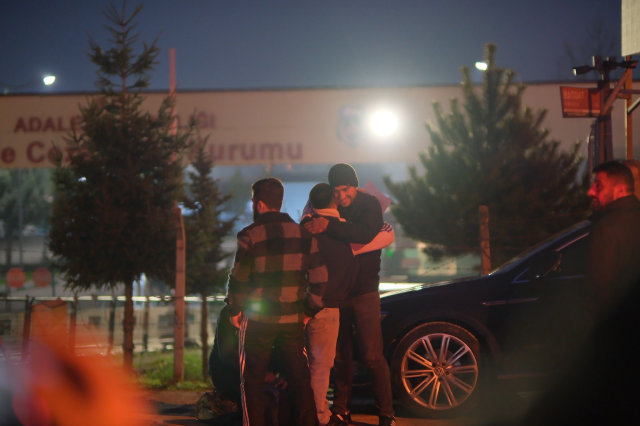 11 inci yargi paketi sonrasi cezaevleri onunde 19392593 9634 m