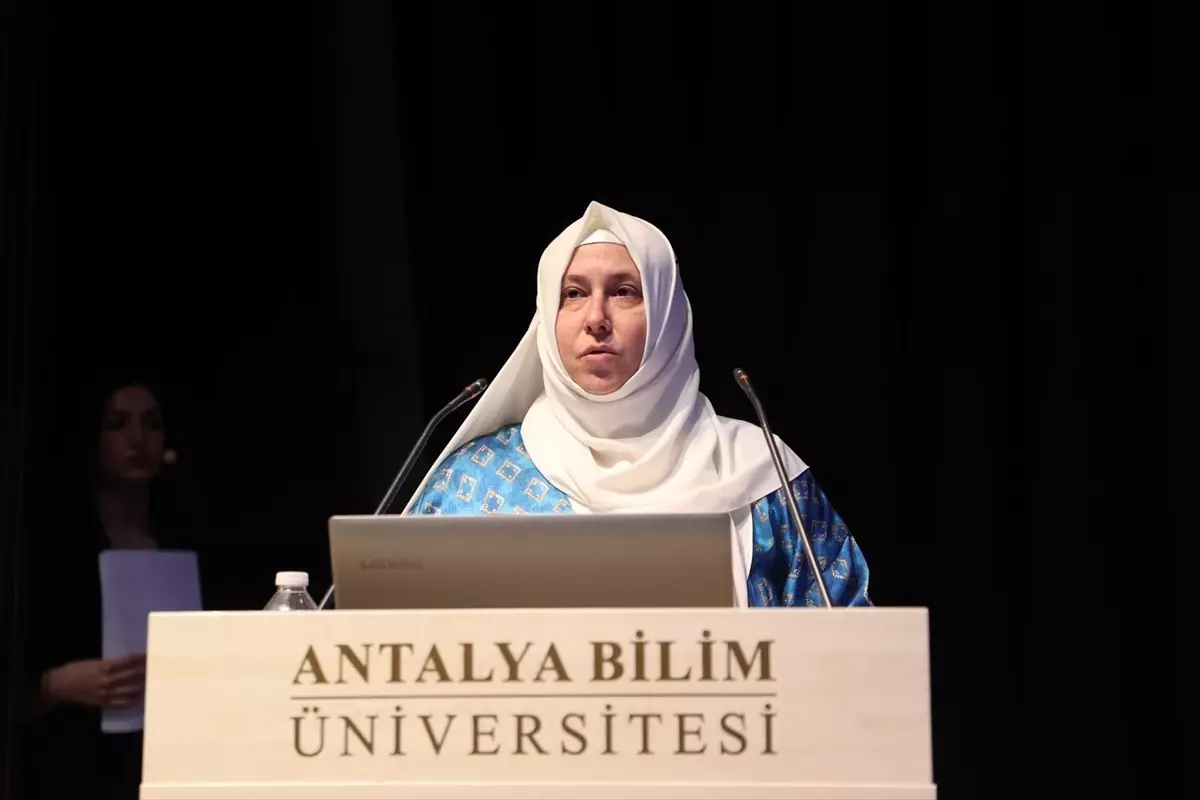 Antalya'da "Gençlik Sinerjisi ile Geleneksel Sporlara Yönelim Politikası Çalıştayı" düzenlendi