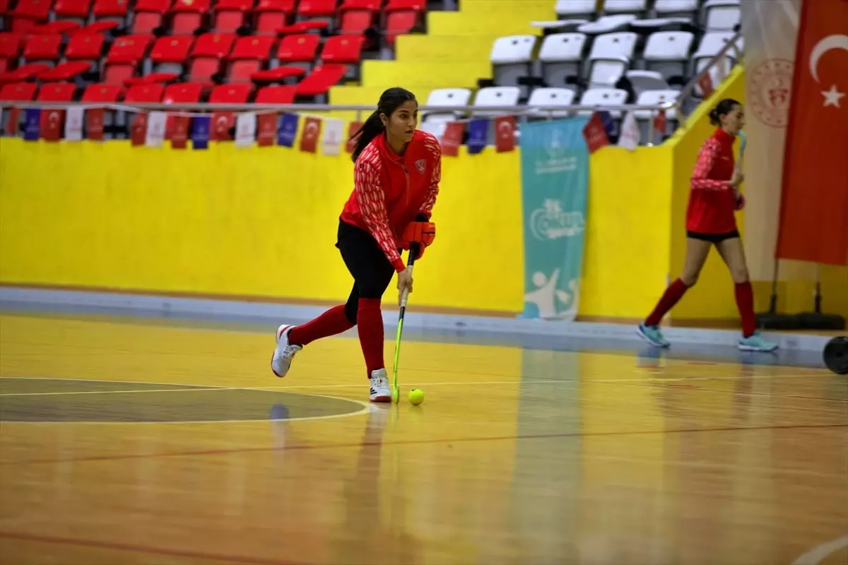 Avrupa Şampiyonası'na hazırlanan kadın hokeyciler, Portekiz'e madalya hedefiyle gidecek