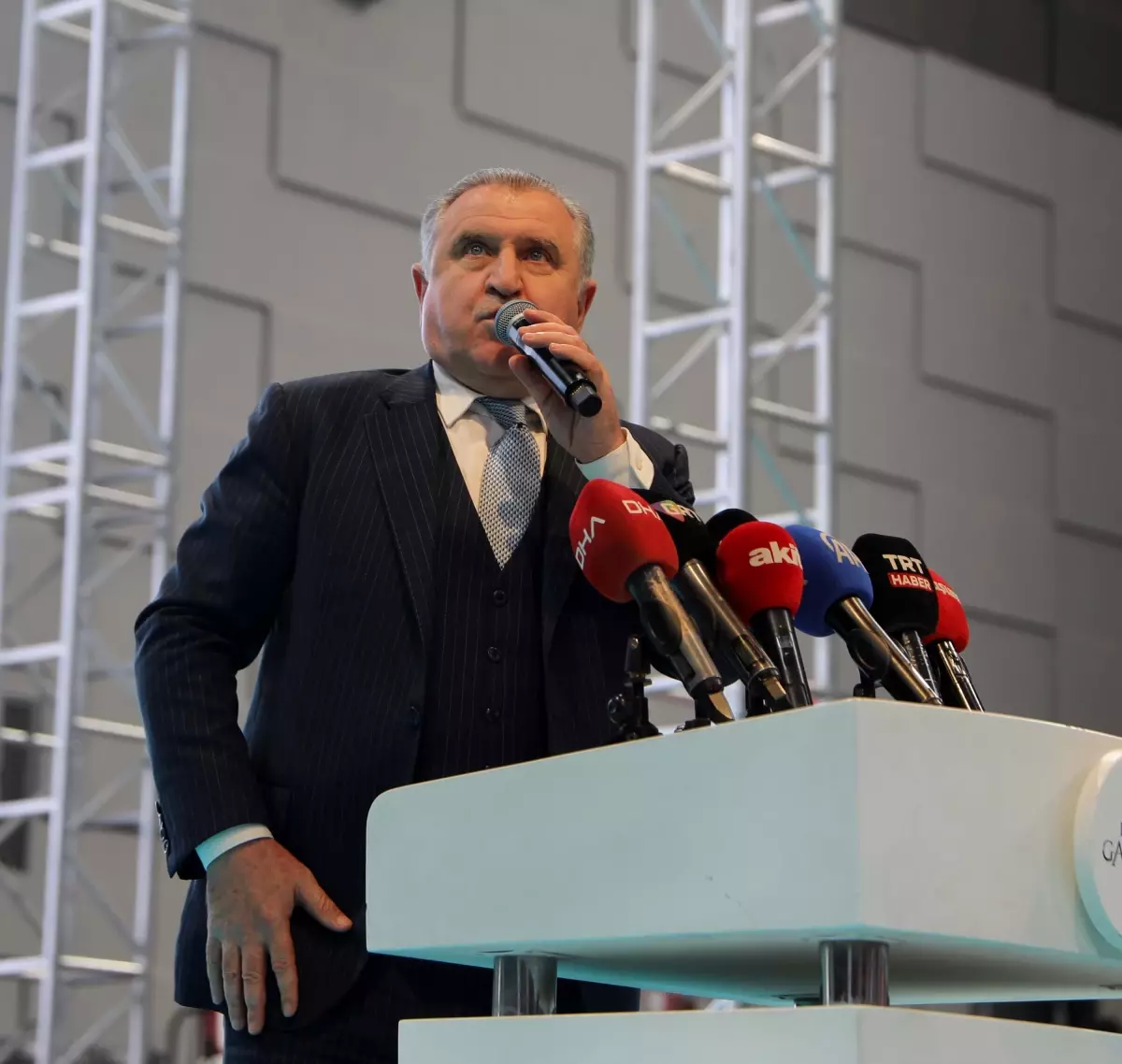 Bakan Bak: Dijital bağımlılıkla mücadelede en güçlü araç spordur