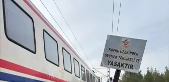 Balıkesir'de yolcu treninin çarptığı kişi öldü