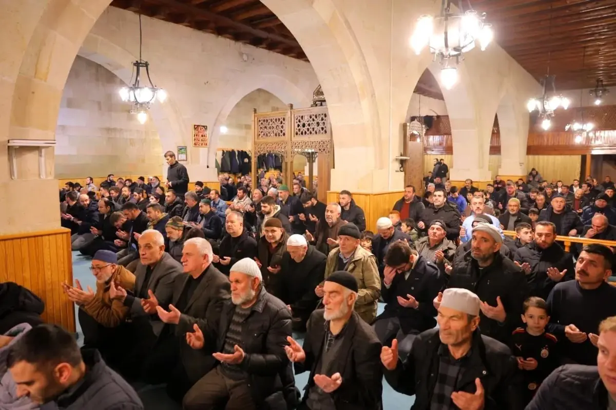 Bayburt'ta Regaip Kandili dualarla idrak edildi