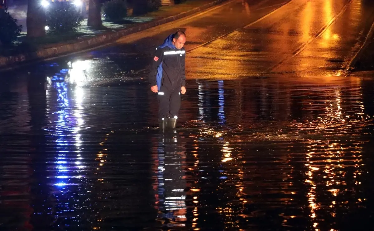 Bodrum'da kuvvetli sağanak ve dolu etkili oldu