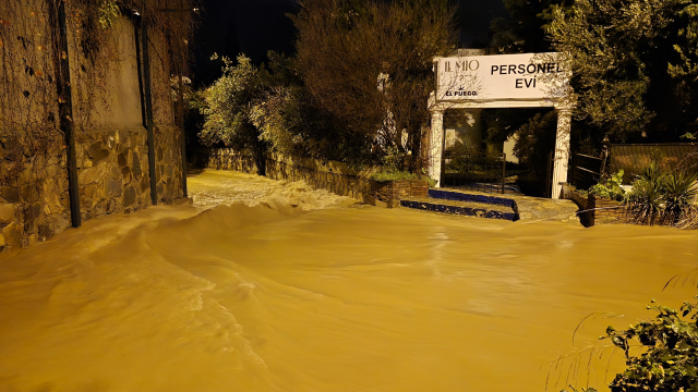 bodrum da saganak 1 evin istinat duvari coktu 19389228 1102 m