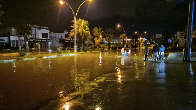 bodrum da saganak 1 evin istinat duvari coktu 19389228 2639 m