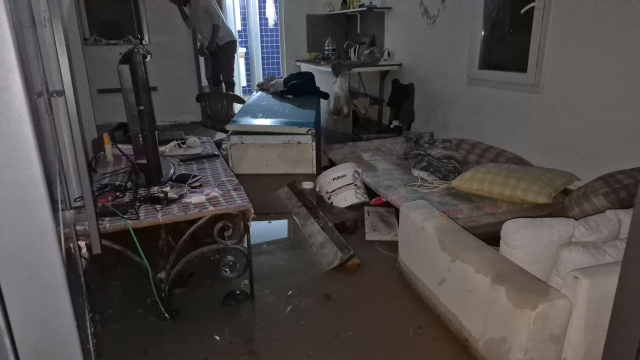 bodrum da saganak 1 evin istinat duvari coktu 19389228 4275 m