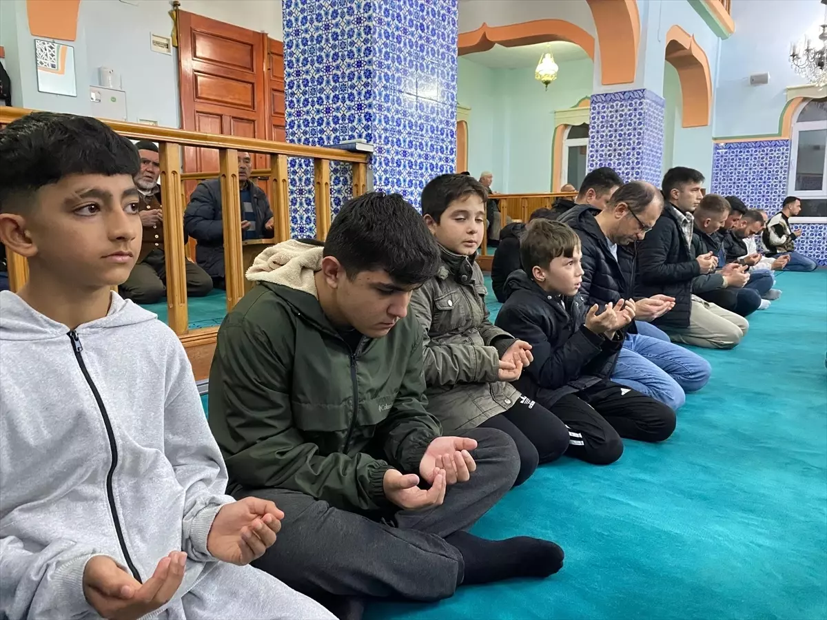 Bursa ve çevre illerde Regaip Kandili idrak edildi