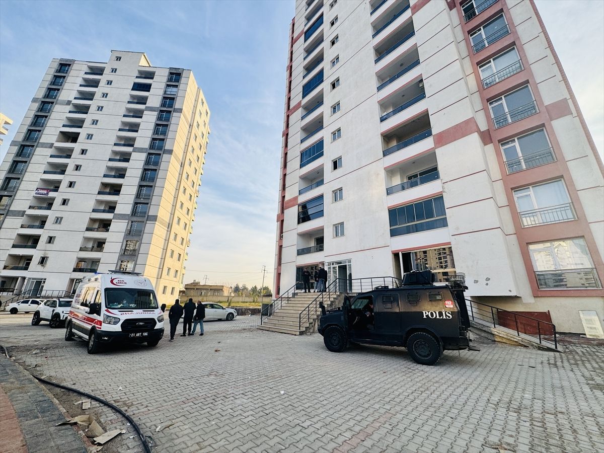 Eşinin kayıp ihbarı yaptığı genç kadının cesedi boş dairede bulundu