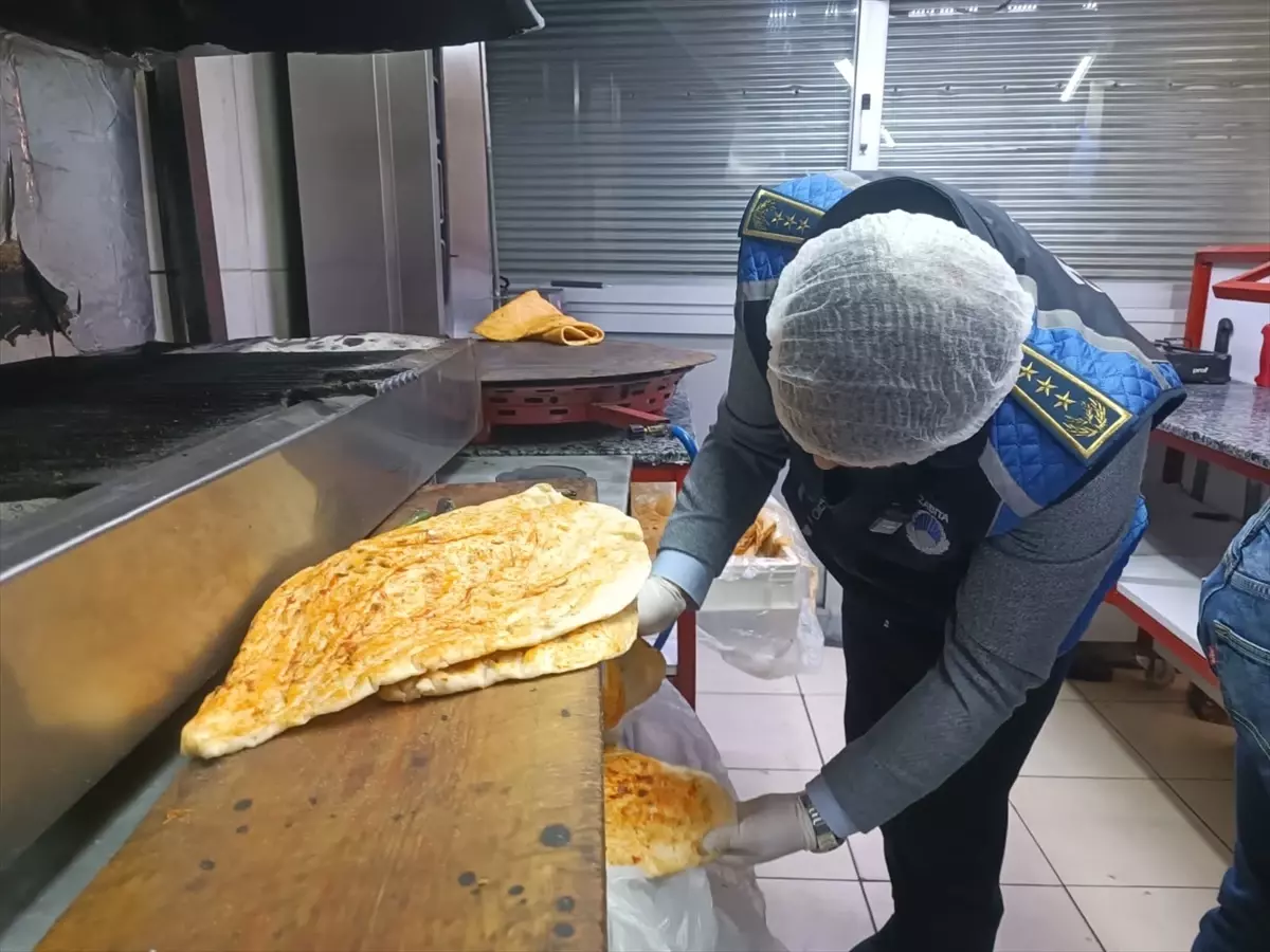 Dörtyol ilçesinde tavuk ürünleri satan işletmeler denetlendi