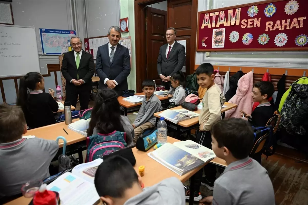 Edirne Valisi Sezer öğrencilerle bir araya geldi