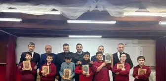 Gömeç'te öğrencilere Kur'an-ı Kerim hediye edildi