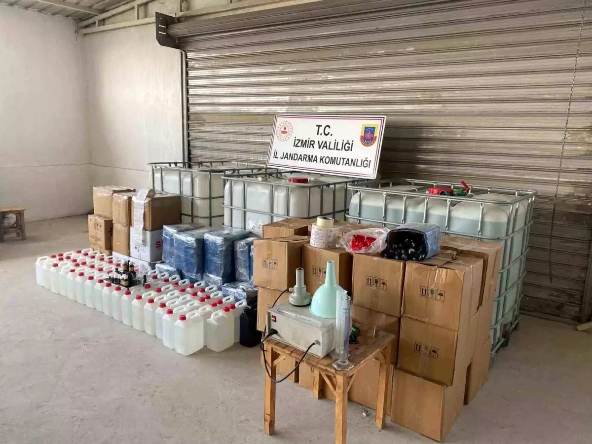 İzmir'de 1,5 milyon lira değerinde kaçak etil alkol ele geçirildi
