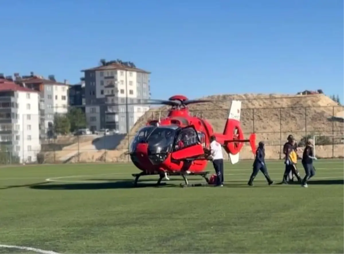 Malatya'da ambulans helikopter yaşlı adam için havalandı