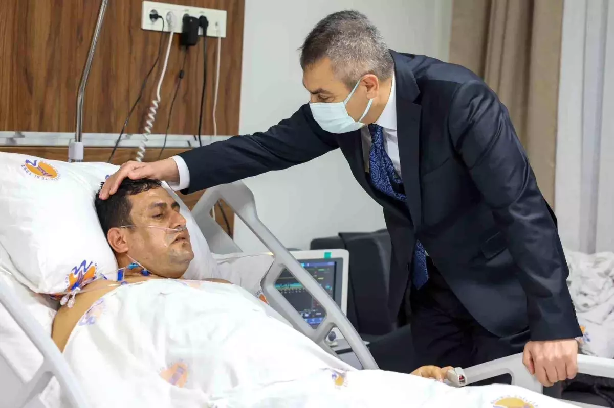 Öğrencinin vurduğu okul müdürü servise alındı, Bakan Tekin'le görüştü