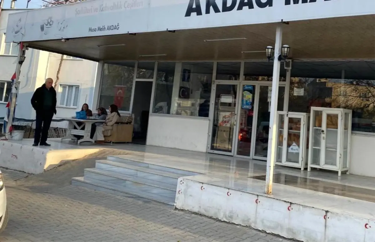 Osmaniye'de çaldıkları minibüsle 2 market soydular