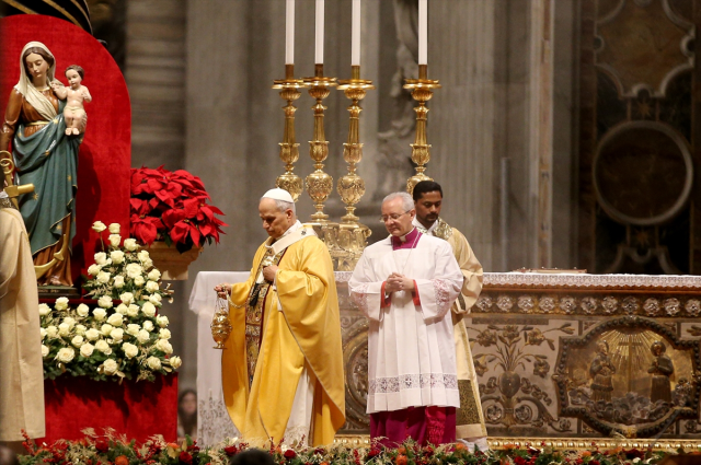 Papa 14. Leo, Vatikan'da ilk kez Noel ayini yönetti