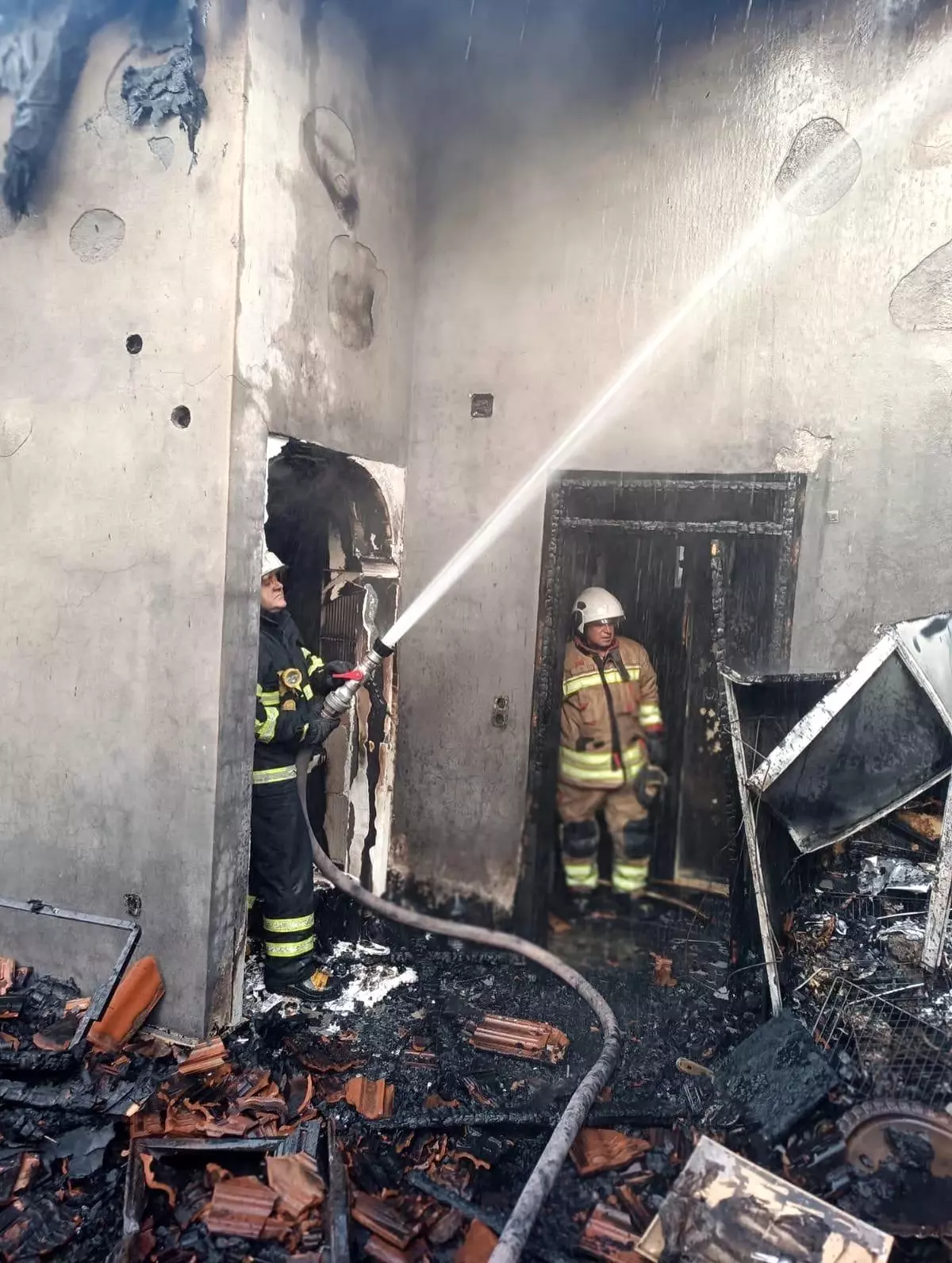 Samandağ'da ev yangını