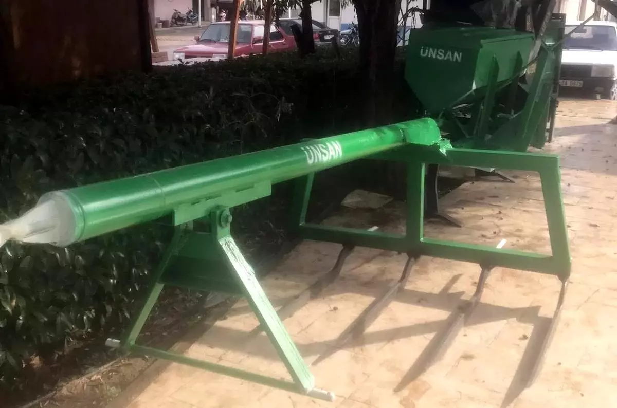 Sarıgöl Ziraat Odası'ndan çiftçilere ekipman desteği