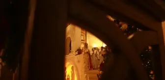 Suriye'nin Halep ilindeki Süryani Ortodoks Kilisesi'nde Noel ayini yapıldı