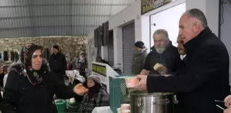 Taşova Belediyesi'nden pazarcı esnafına çorba ikramı