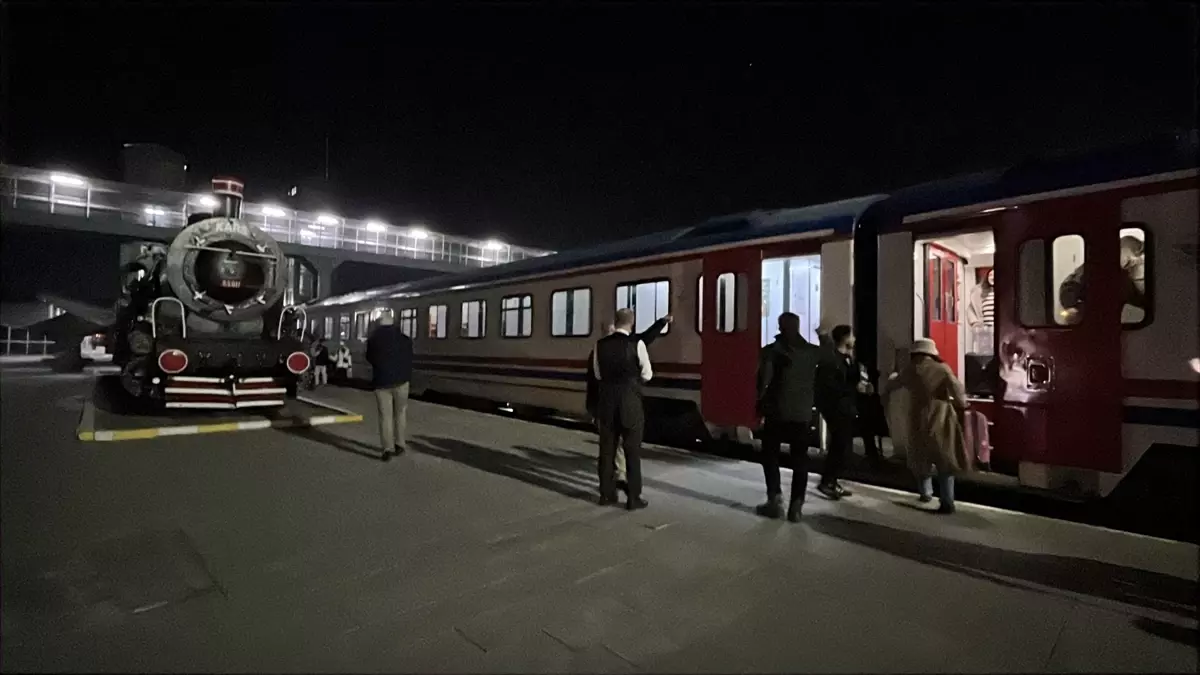 Turistik Doğu Ekspresi yeni sezonda Kars'tan ilk seferine çıktı