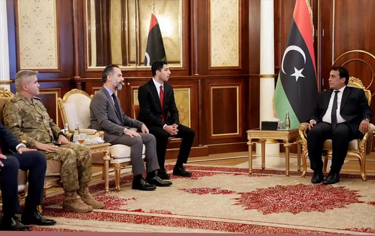 Türkiye'nin Trablus Büyükelçisi Begeç'ten, Libya Başkanlık Konseyi Başkanı'na taziye ziyareti