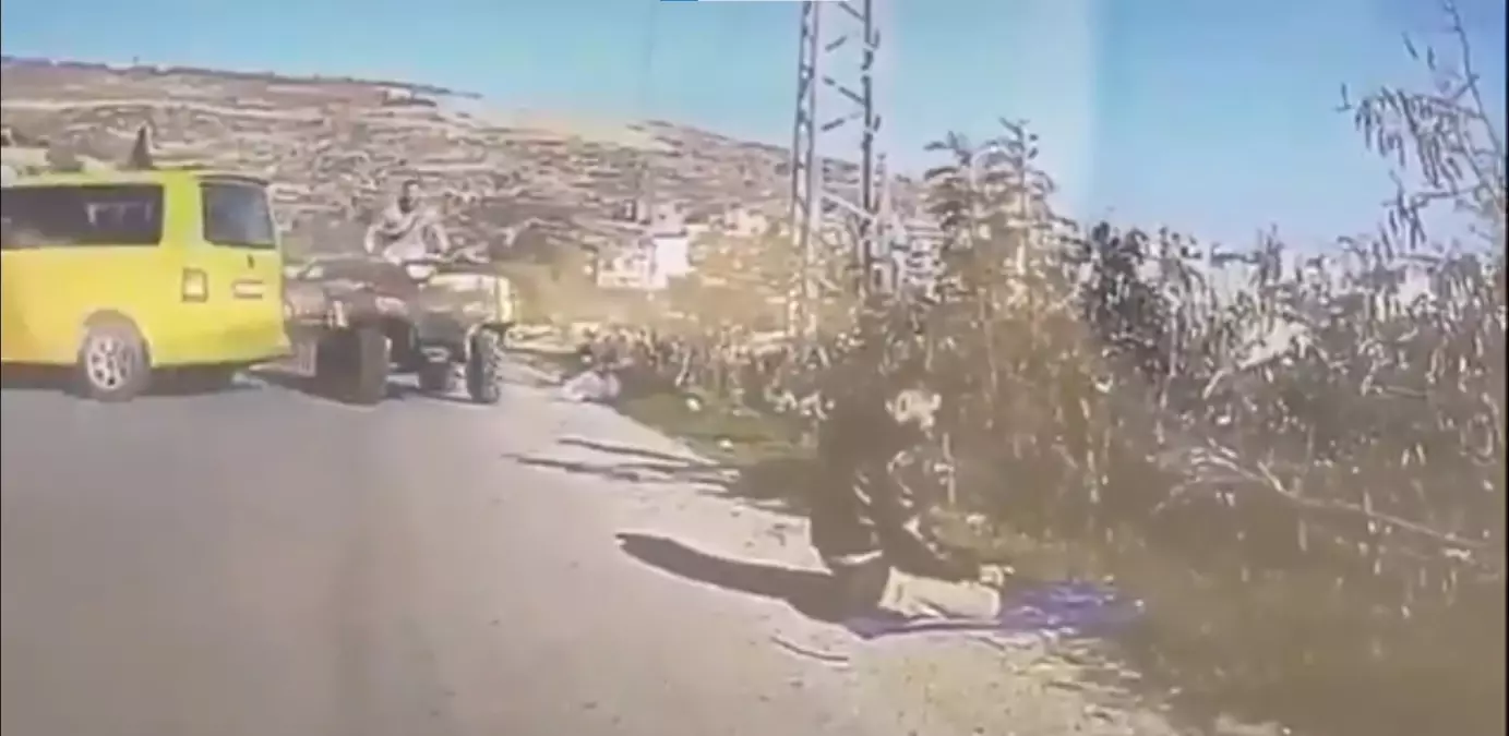Yol kenarında namaz kılan Filistinliye aracıyla çarptı