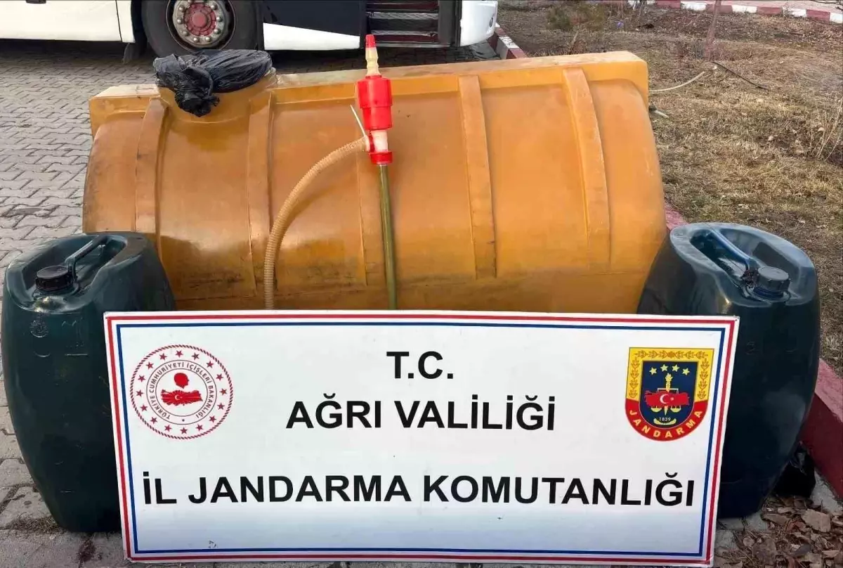 Ağrı'da yolcu otobüsünde 245 litre kaçak akaryakıt ele geçirildi