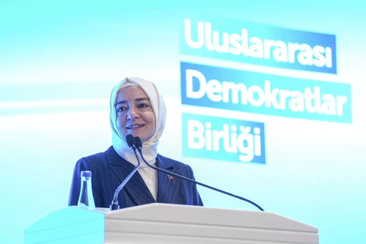 Fatma Betül Sayan Kaya: 'Dünyada yükselen İslam karşıtlığı ve nefret dili var'